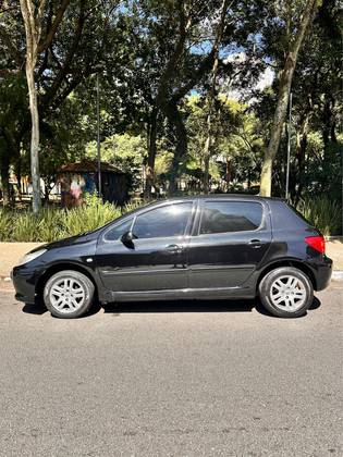 PEUGEOT 307 1.6 PRESENCE PACK 16V FLEX 4P MANUAL